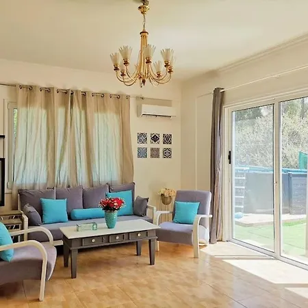 Villa 5 Bedroom Coral Bay *