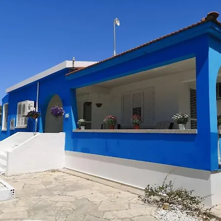 5 Bedroom Coral Bay