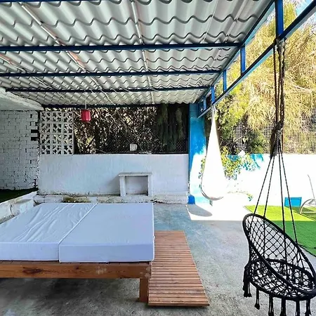 5 Bedroom Coral Bay Vila *